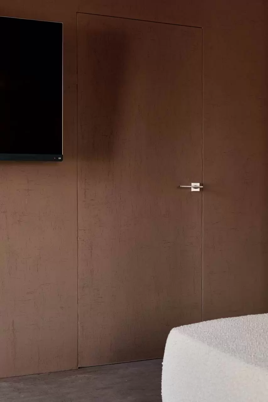 Обнимающая гостиная для многодетной семьи — 13