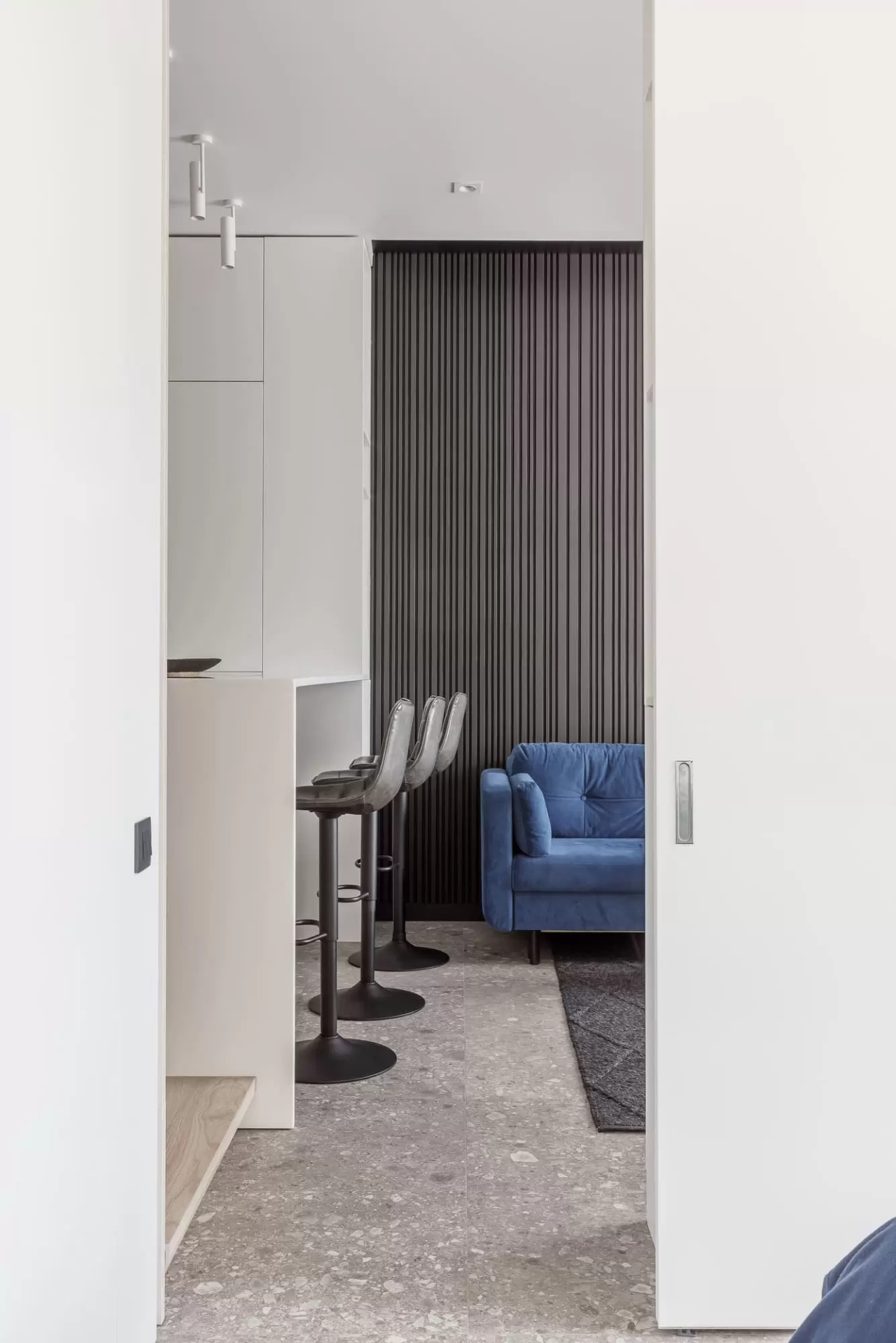 Монолит — 16