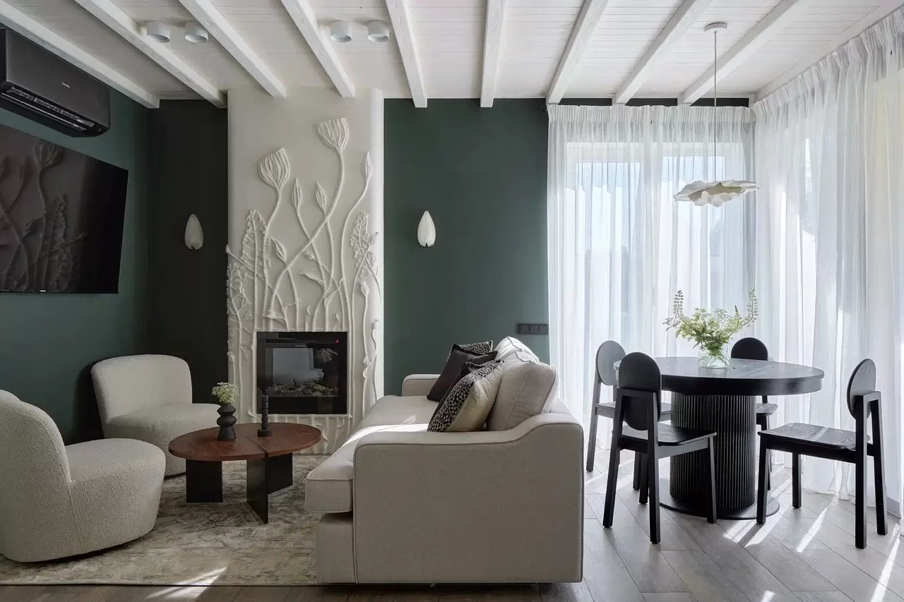 Кухня-гостиная с цветущим камином — 10