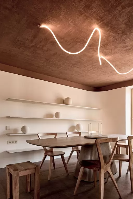 Обнимающая гостиная для многодетной семьи — 18