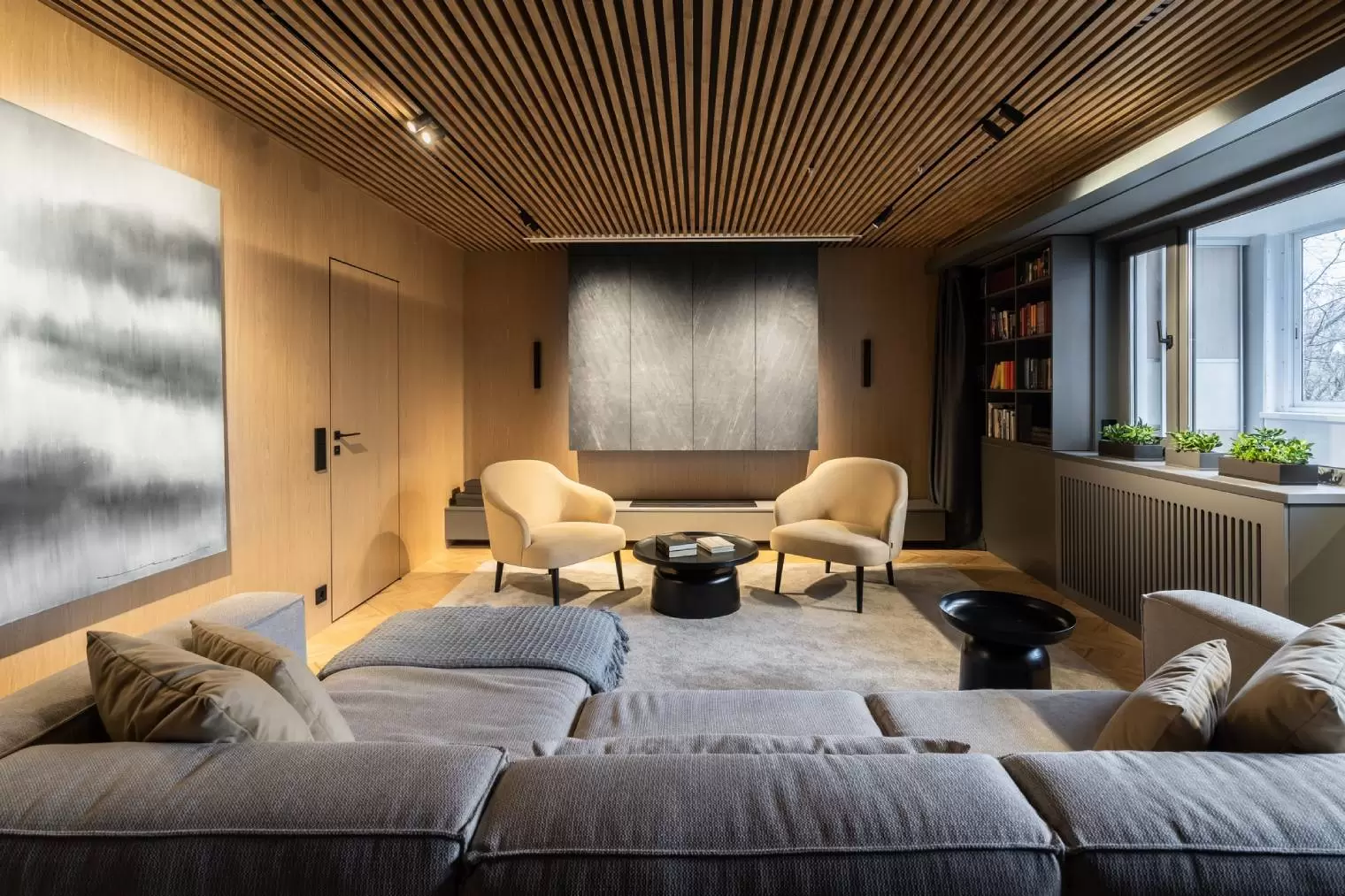 Гостиная с деревянным потолком — 6