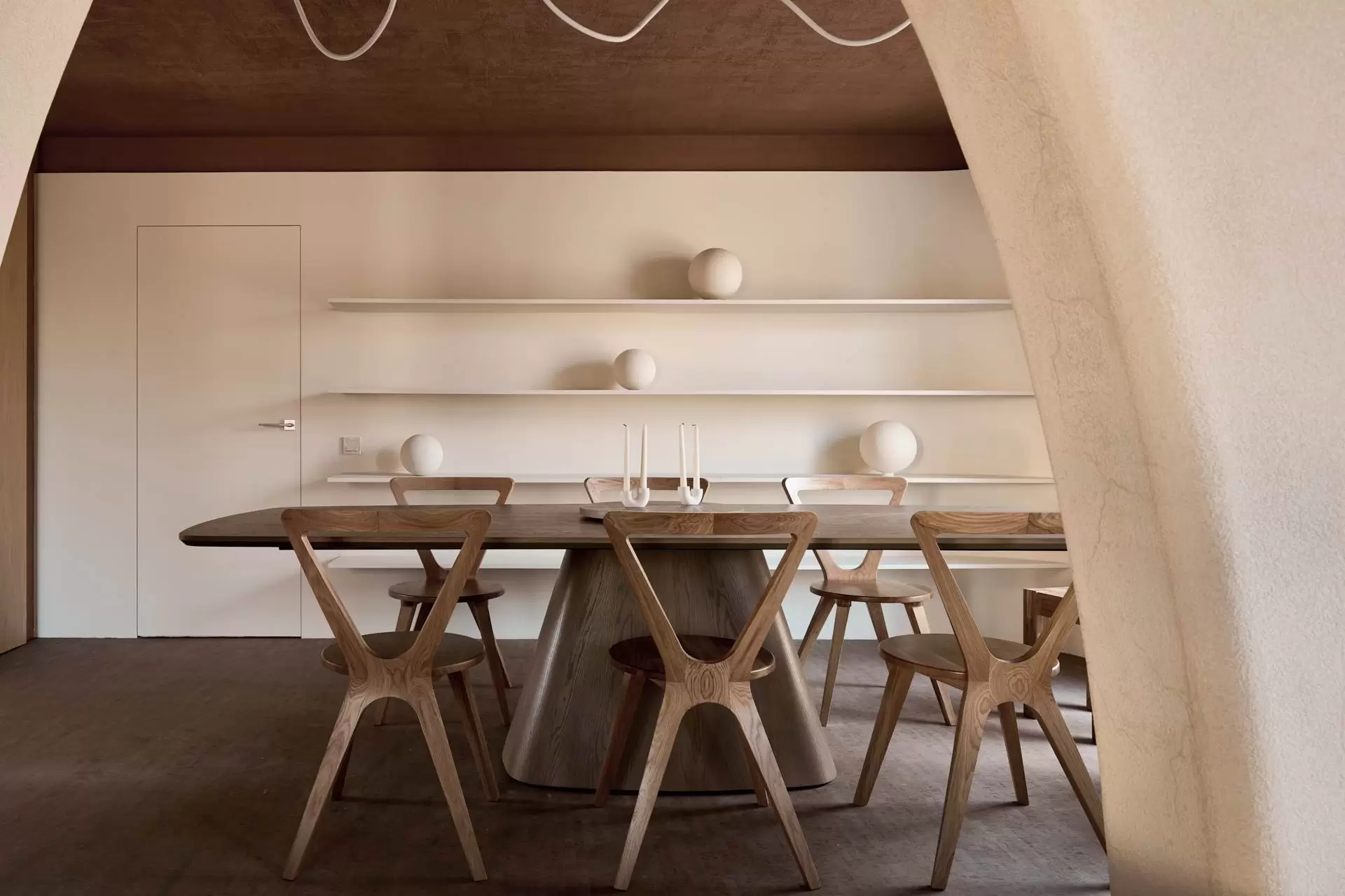 Обнимающая гостиная для многодетной семьи — 8