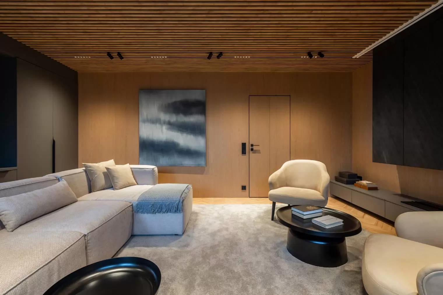 Гостиная с деревянным потолком — 10