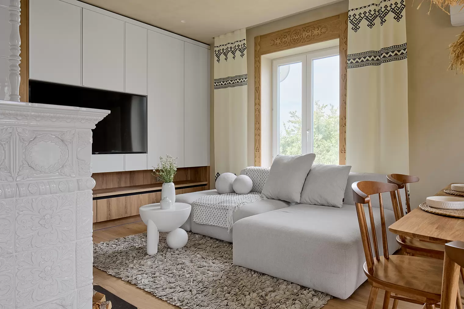 Кухня-гостиная в неорусском стиле — 12