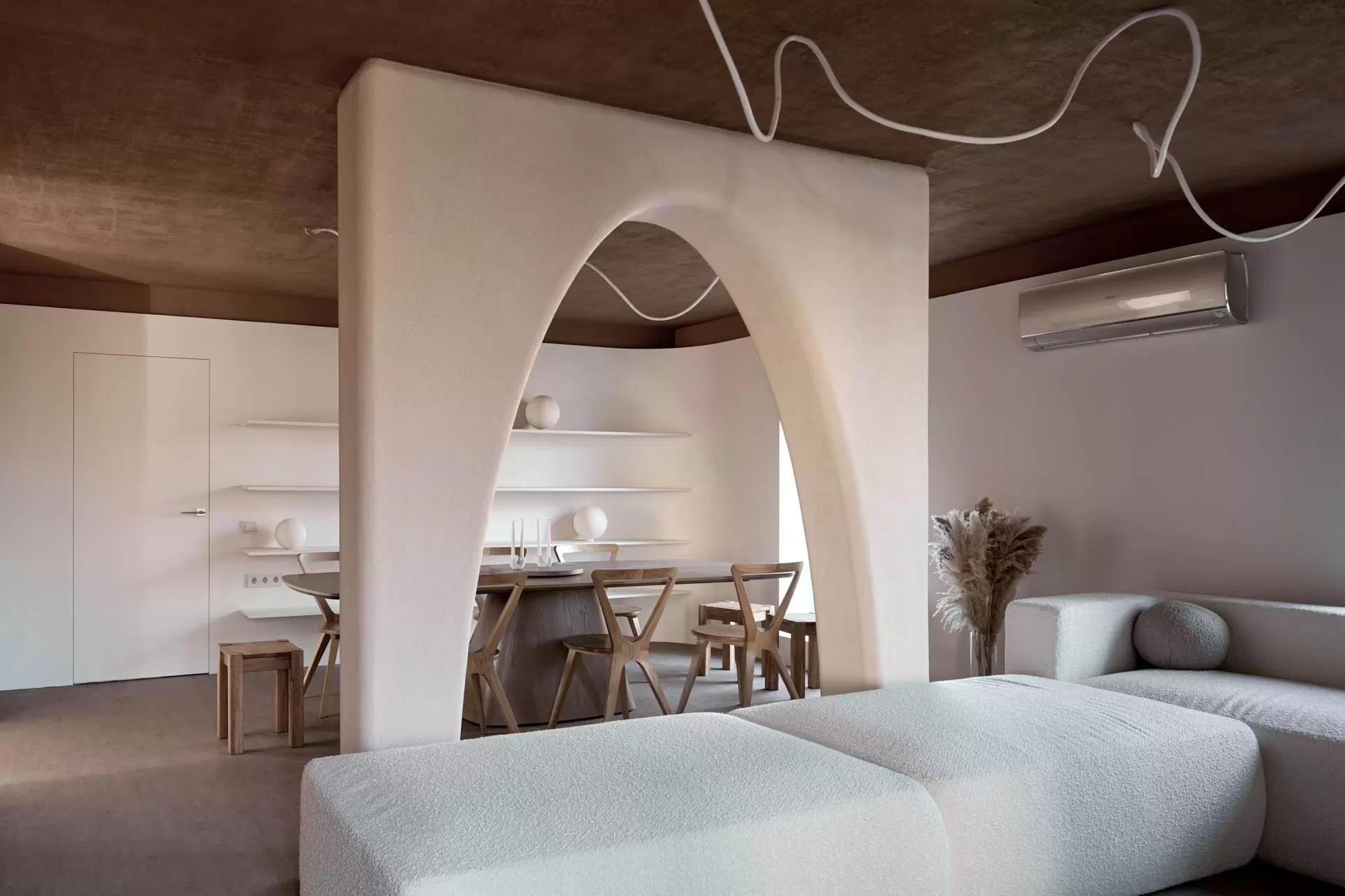 Обнимающая гостиная для многодетной семьи — 3